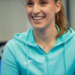 CHAQUETA CON CAPUCHA SCULPTURE II TURQUESA