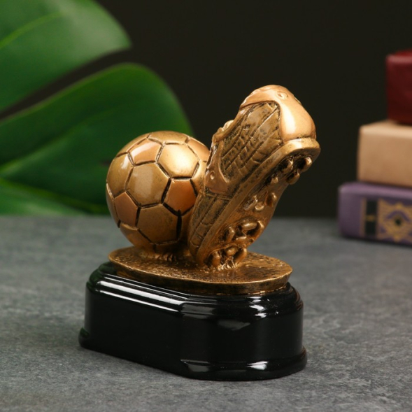 Стела &quot;Футбол: золотой мяч&quot; 11х11х7 см